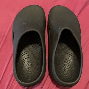 Black crocs